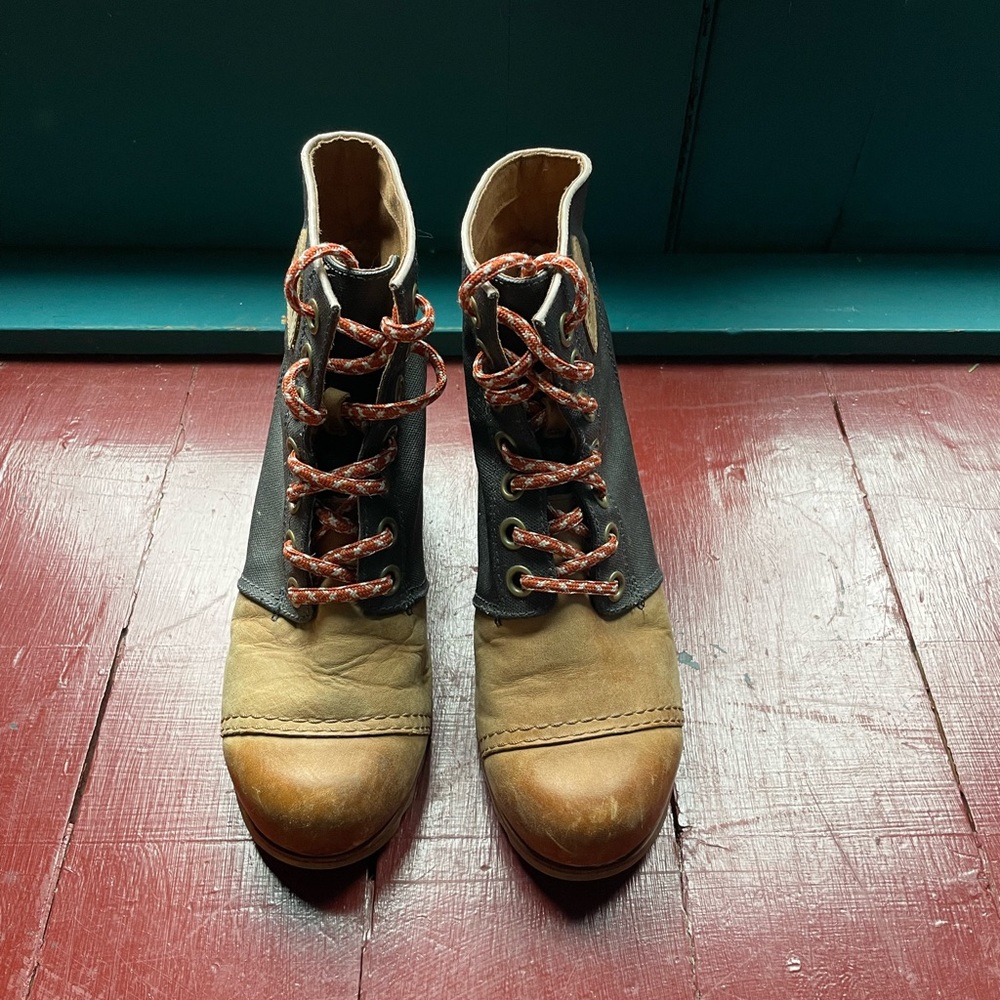Sorel 1964 Canvas Wedge Ankle Lace-up Boots